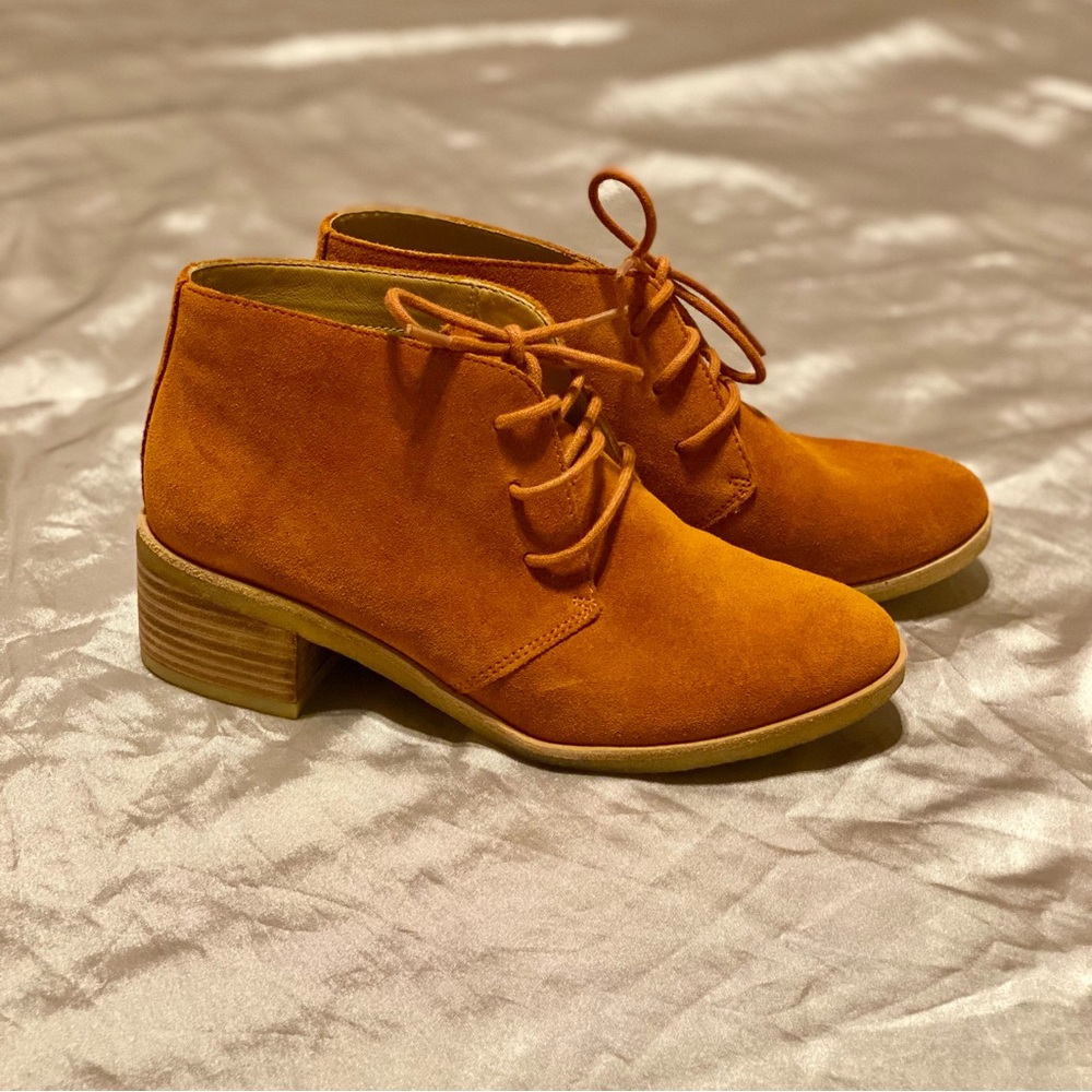 Clarks Suede Desert Boots -🧡- 6.5